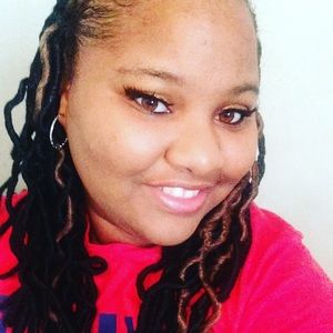 Meet your Posher, Lois